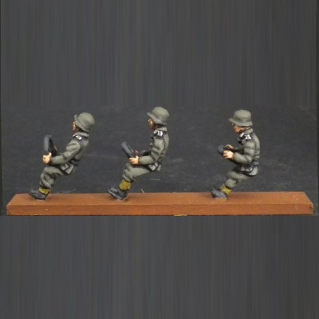 HV01 German army drivers (4 Figures)