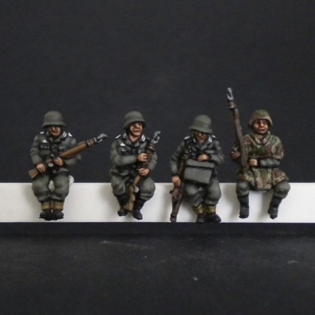 HV05 - Panzergranaderos alemanes sentados para sdkfz